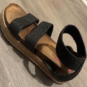 Pop Black Sandals